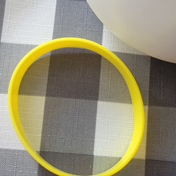 LIVE STRONG BRACELET Yellow Wristband LIVESTRONG Women Men Kids Motivational - Picture 4 of 6